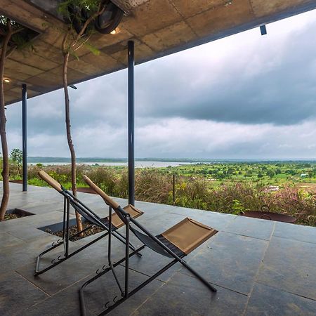 Saffronstays Zen, Igatpuri - Lake-View Villa With Indoor And Outdoor Games Kültér fotó