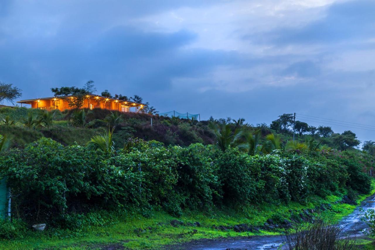 Saffronstays Zen, Igatpuri - Lake-View Villa With Indoor And Outdoor Games Kültér fotó