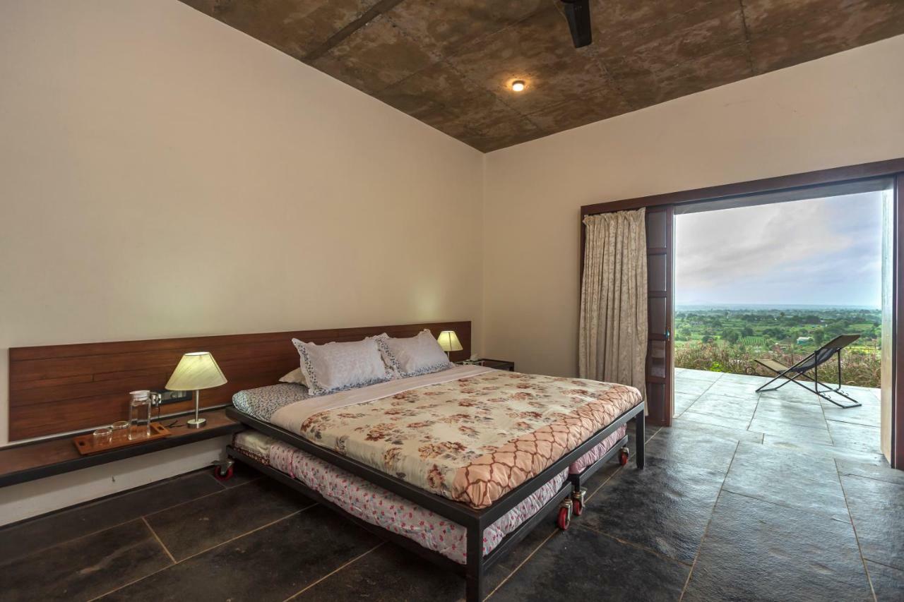 Saffronstays Zen, Igatpuri - Lake-View Villa With Indoor And Outdoor Games Kültér fotó